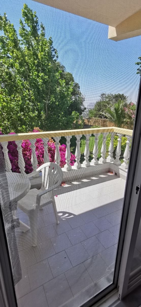 Dreibettzimmer, Balkon, Gartenblick