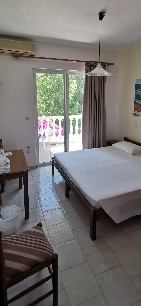Dreibettzimmer, Balkon, Gartenblick