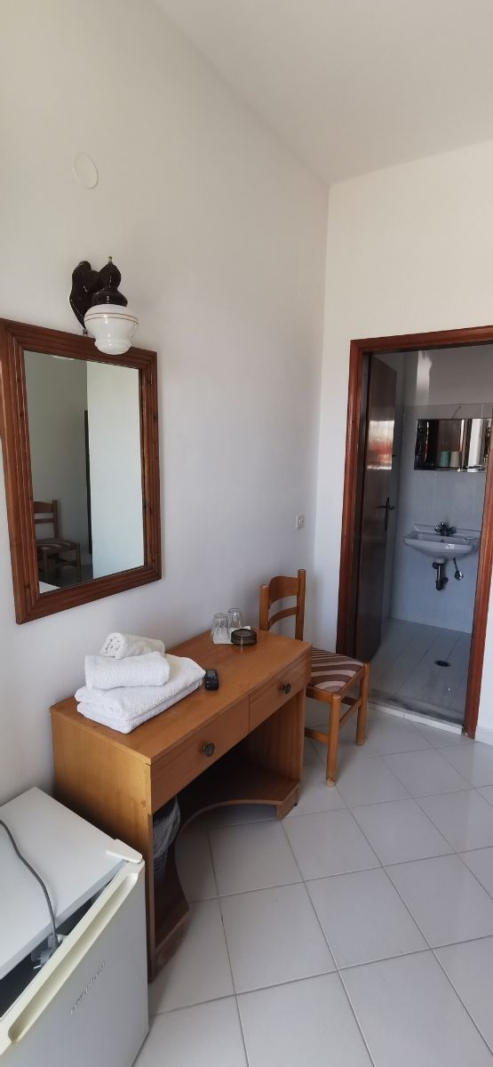 Zweibettzimmer, Balkon, Poolblick